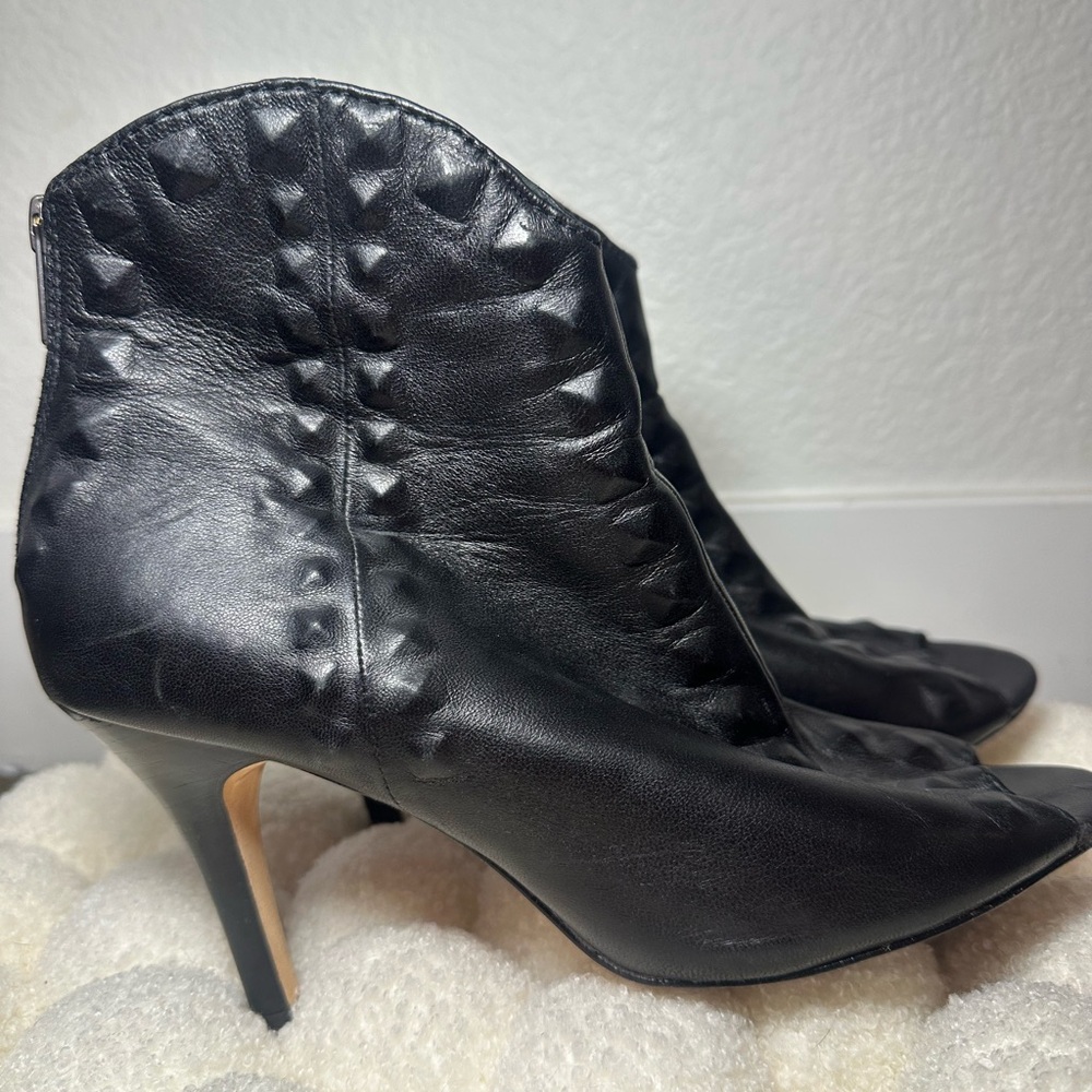 Cynthia Vincent Black Butter Soft Leather Open Toe Booties size 8 Women's